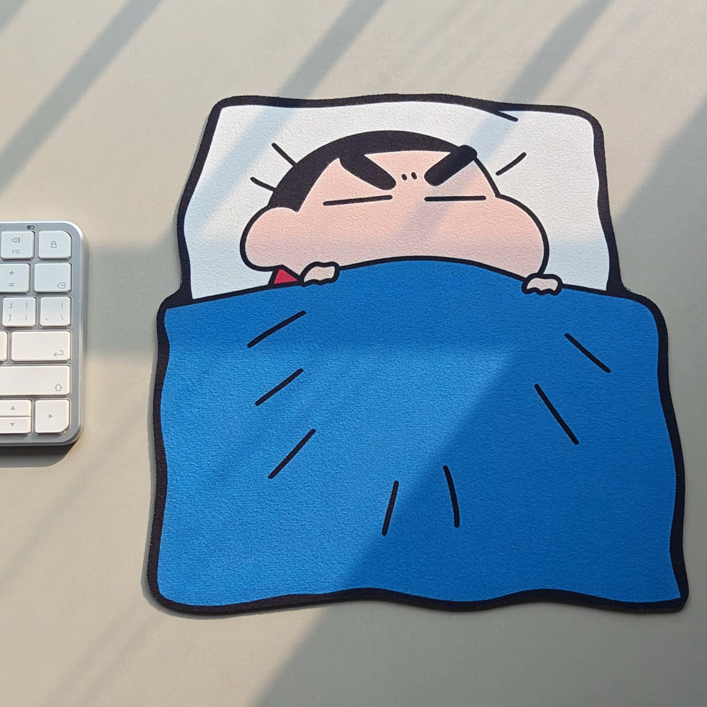 Alas Mouse Crayon Shinchan Luc - Desk Setup Cute ulasan dan harga